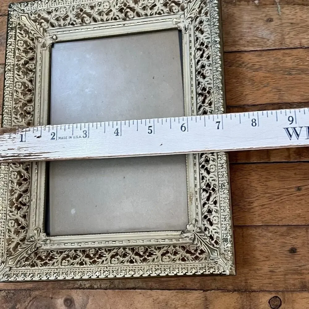 Antique-Style Picture Frame 4 in x 6 in Filigree Metal Border Cream & Gold